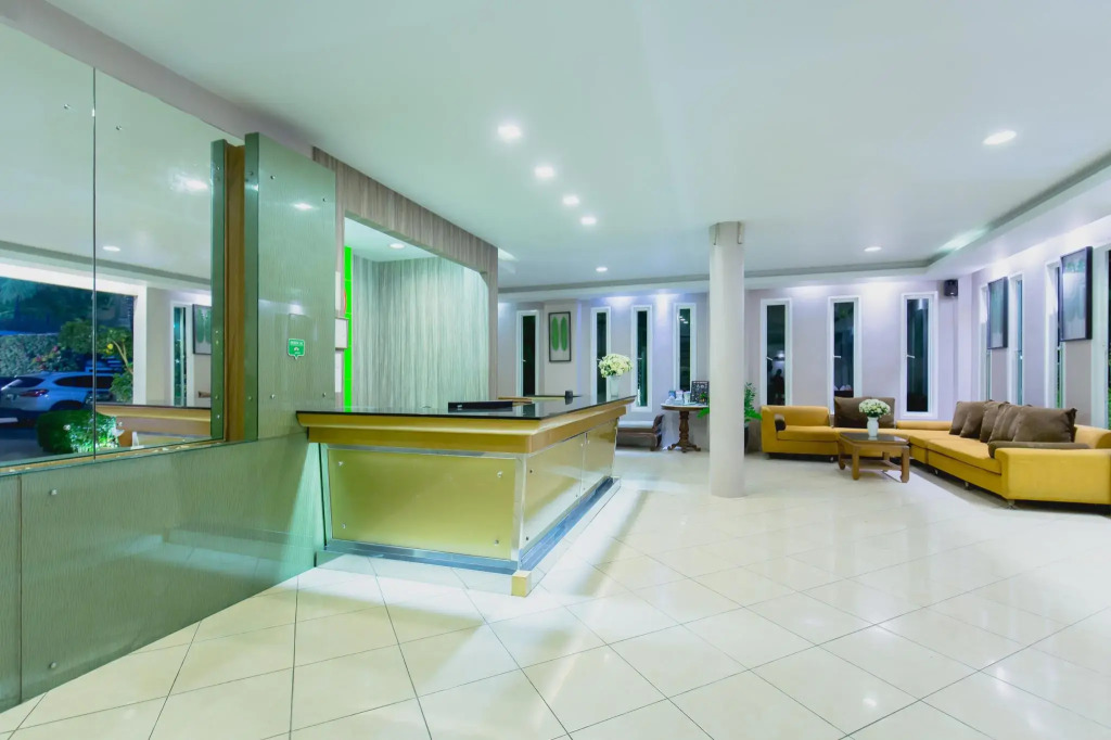 Thanthip Beach Resort