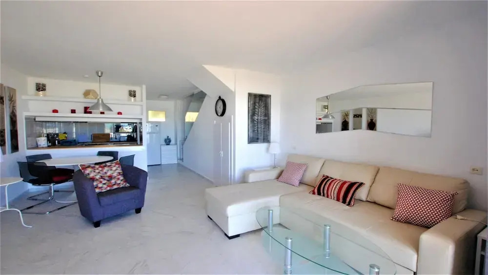 Dona Lola Sandra - Frontline beach house with full sea views within a short drive to Marbella  CS108