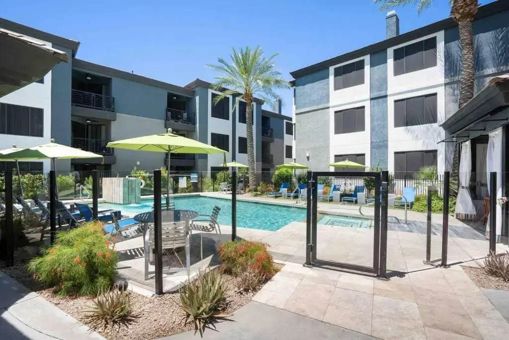 Modern 1BR Apt Located In The Heart of Scottsdale
