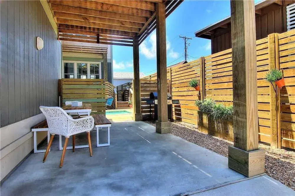 The Oyster House 3 Bedrooms 2.5 Bathrooms Home