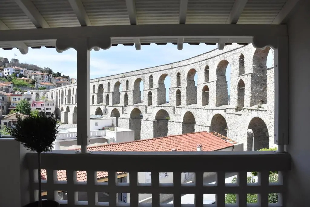 Plinthos Residence