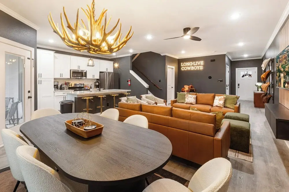 Modern 4BR Ensuite Townhome Near Texas A&M