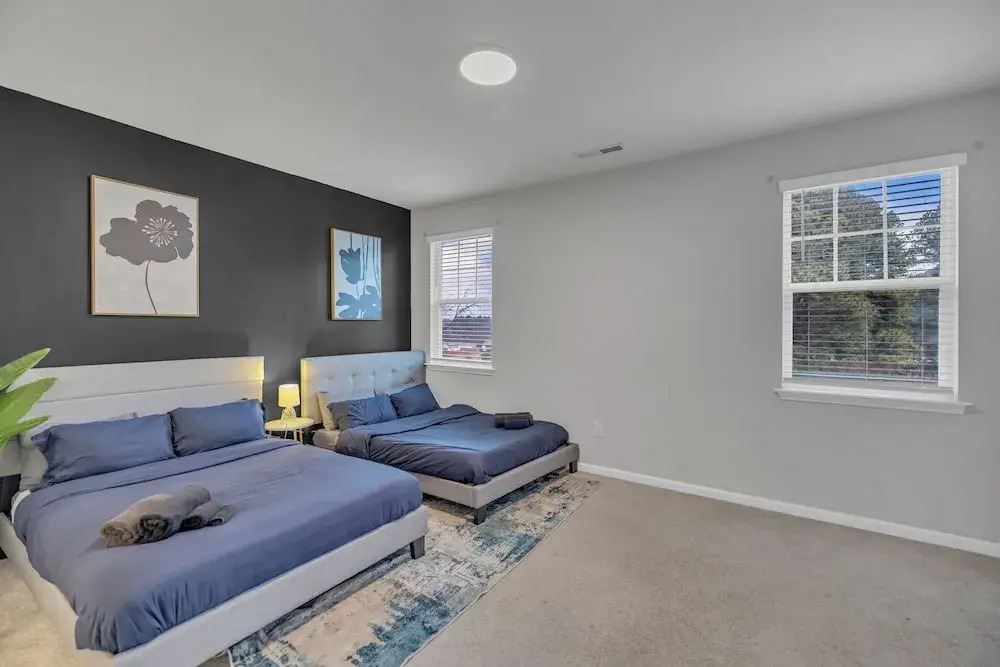 King 4BR Townhouse to Downtown Durham