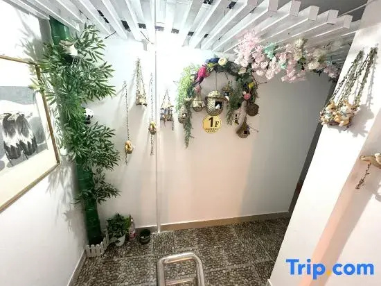 Zhenxin Tuzi Apartment (Guangxi University)