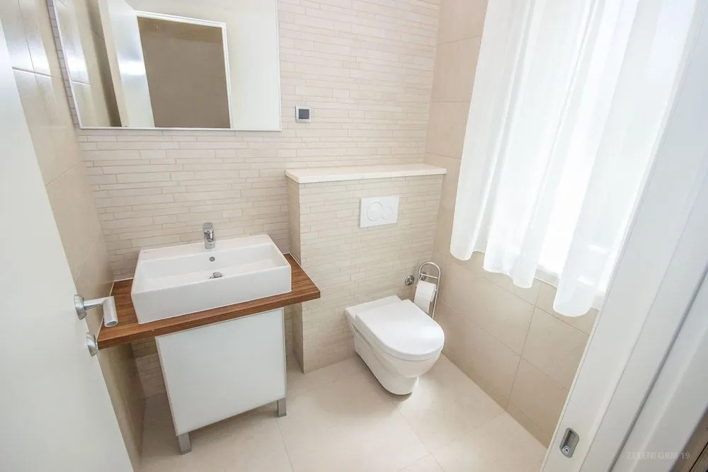 Villa Aurelia by Domus Mirus - Rooftop Cinema & Pool & 6 Minute Walk to Beach