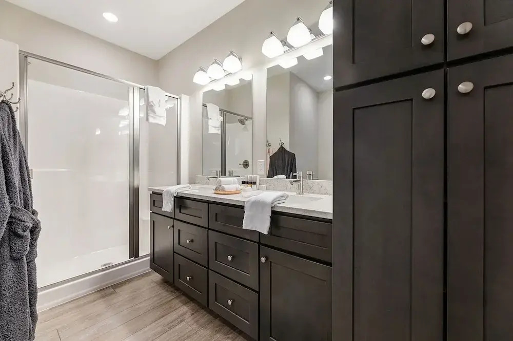 539 Bay St. Lake View Condo Unit 304E