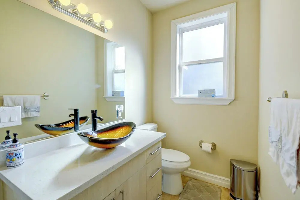 Luxe Federal Way Rental - Walk to the Water