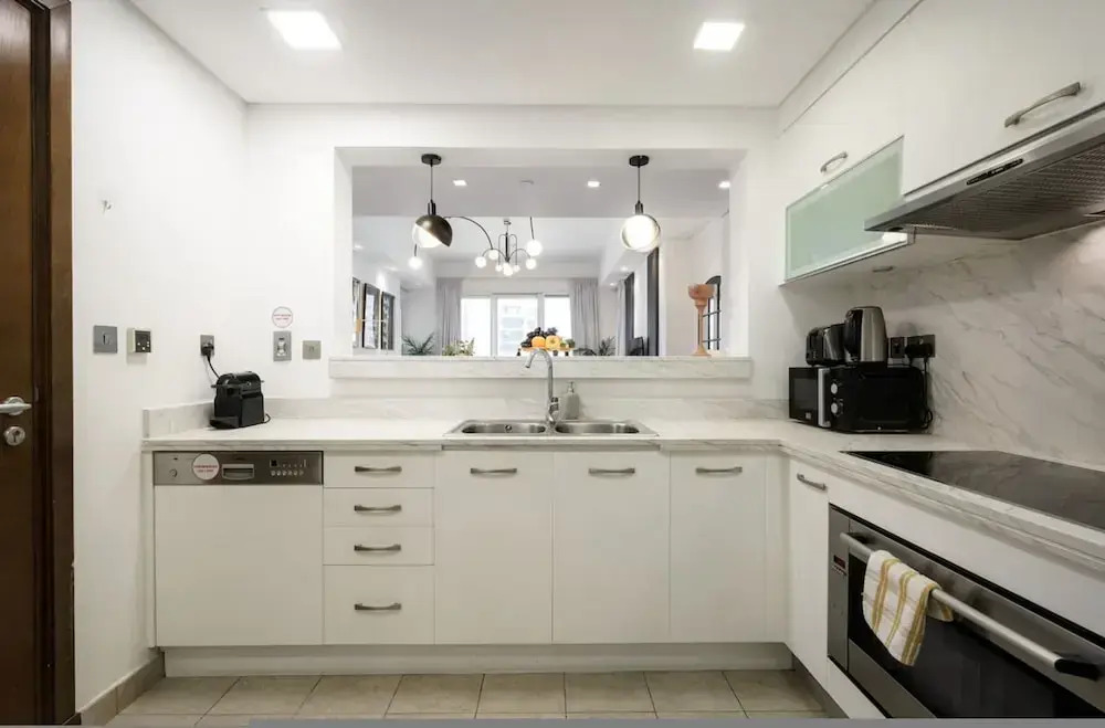 Luxury 2BR Maid Enjoy Stunning Marina View