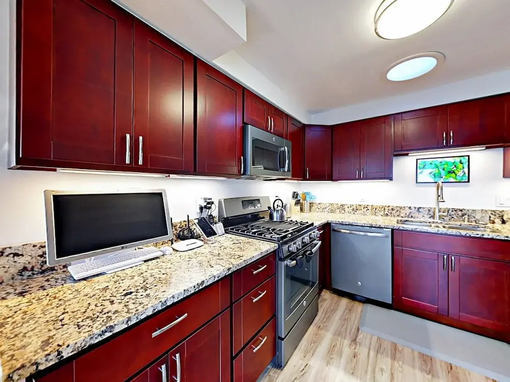1030 Hillsdale St W Home 2 Bedrooms 2 Bathrooms Home