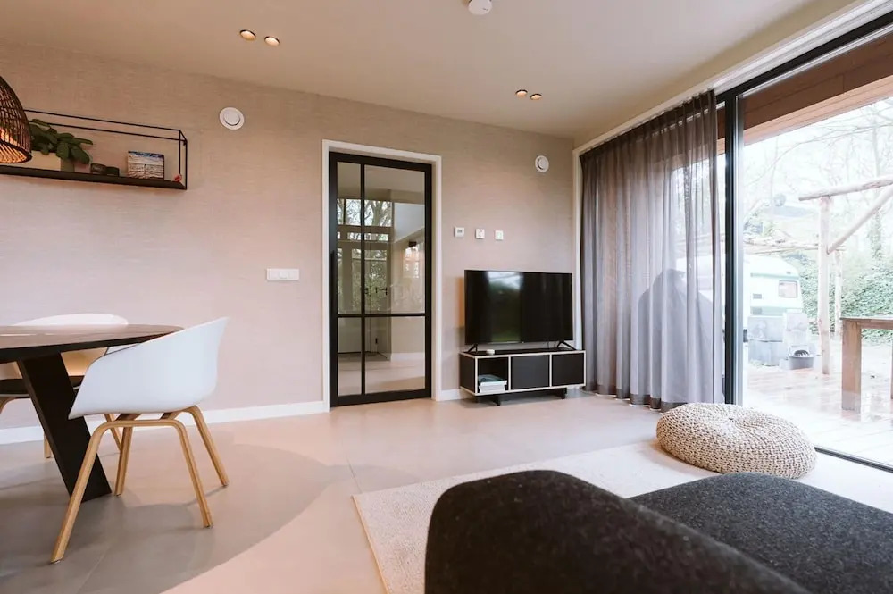 Atmospheric Luxury Sustainable Home With Spacious Garden