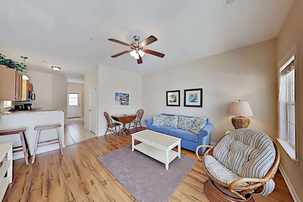Coastal Getaway W/ Pool - Near Beach & Activities 2 Bedroom Home