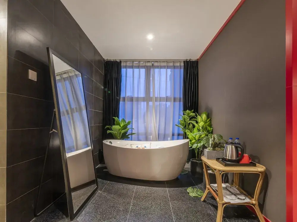 Mingjunwei Hotel