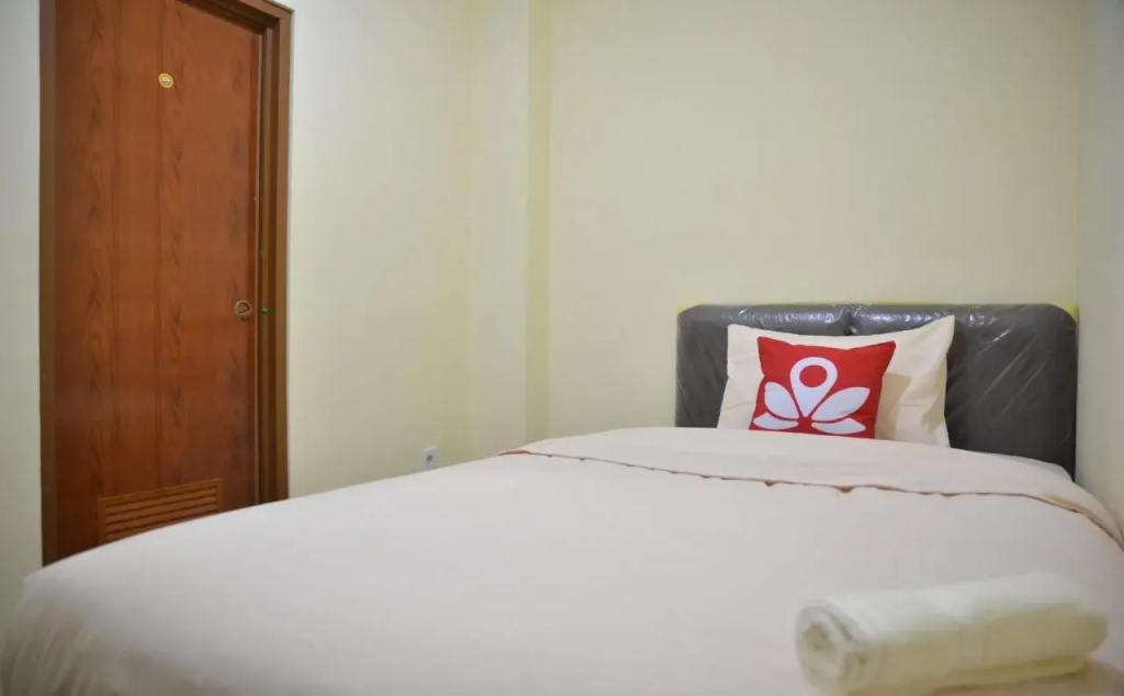 ZEN Rooms Near ITC Roxy Mas