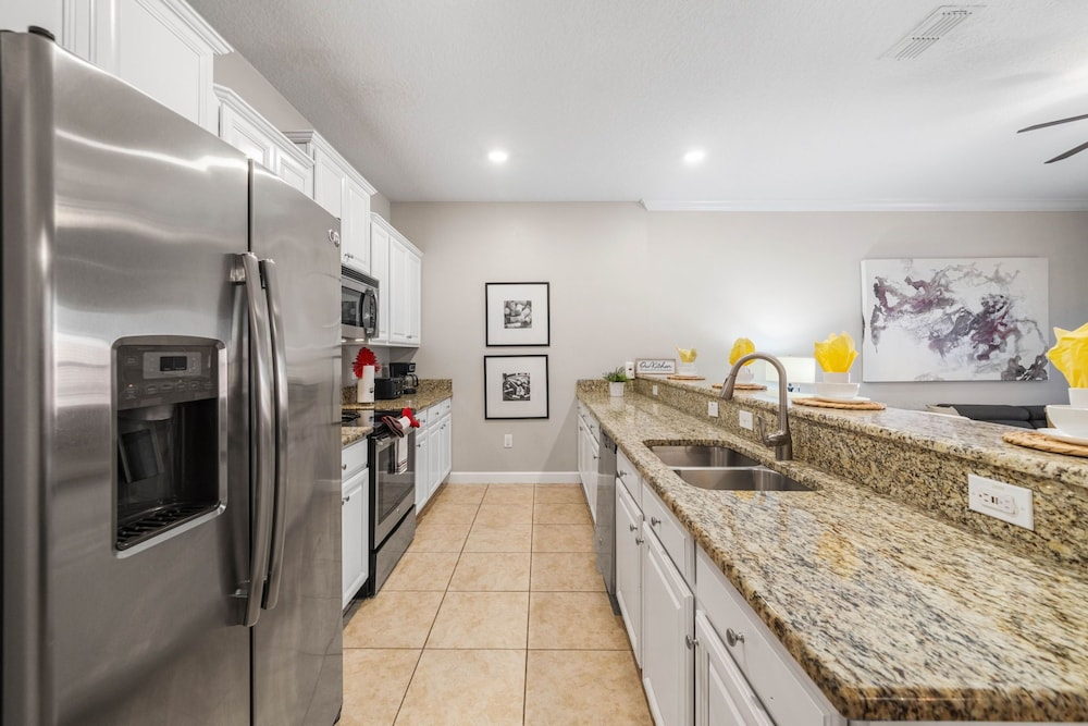 Paradise 4Bd w Private Pool & Waterpark 2941