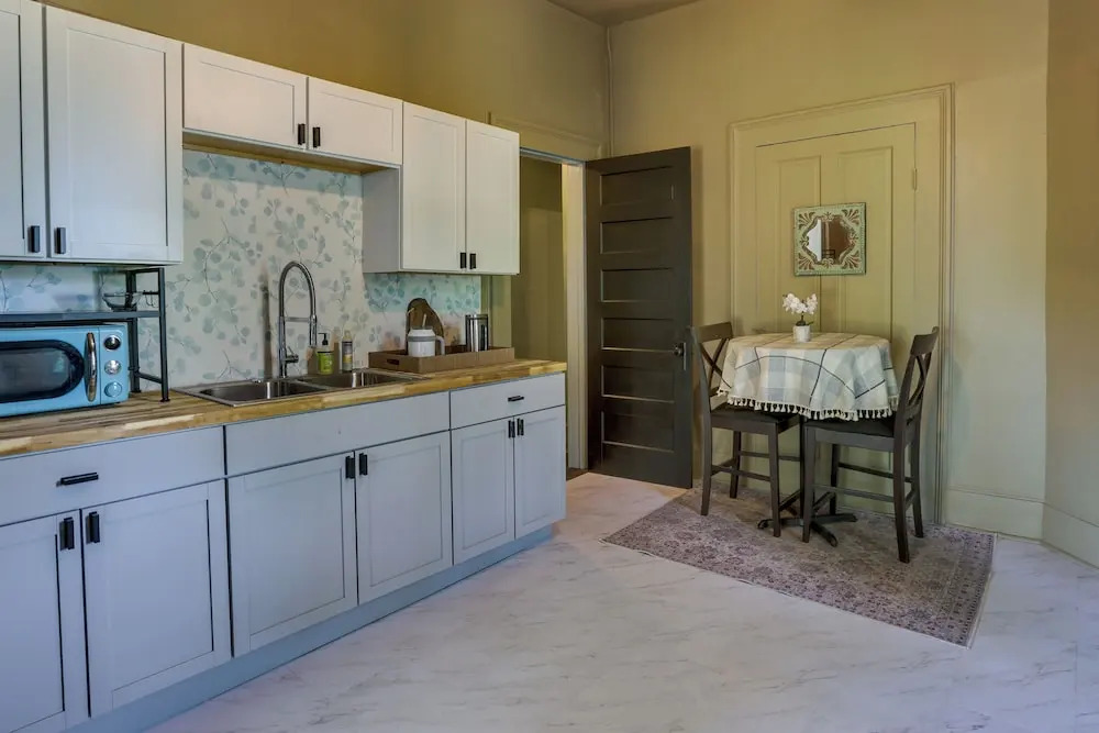 Charming Thomasville Getaway: Walk to Downtown!