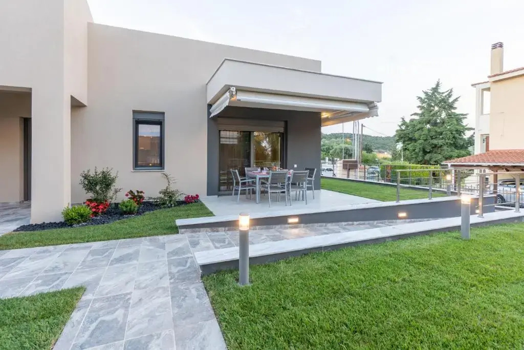3 DOORS VILLAS