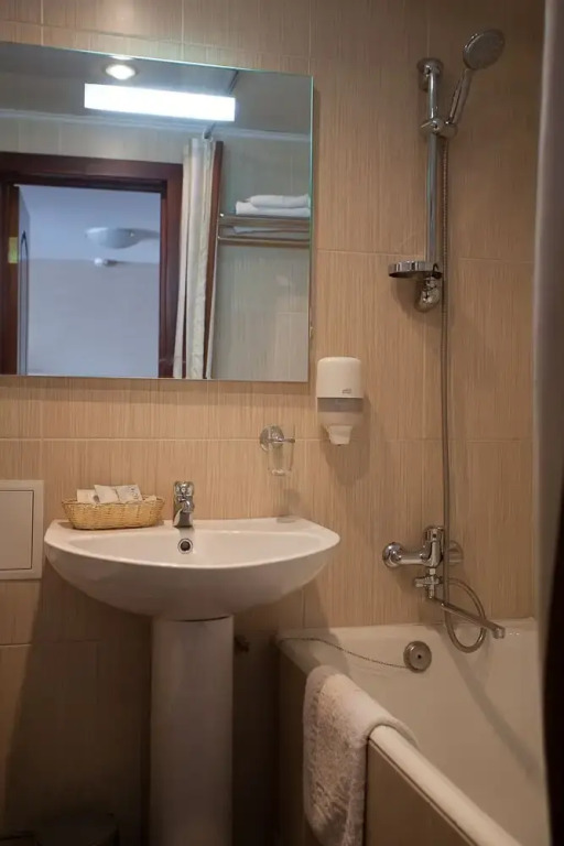 Chelyabinsk 4th Floor Hotel
