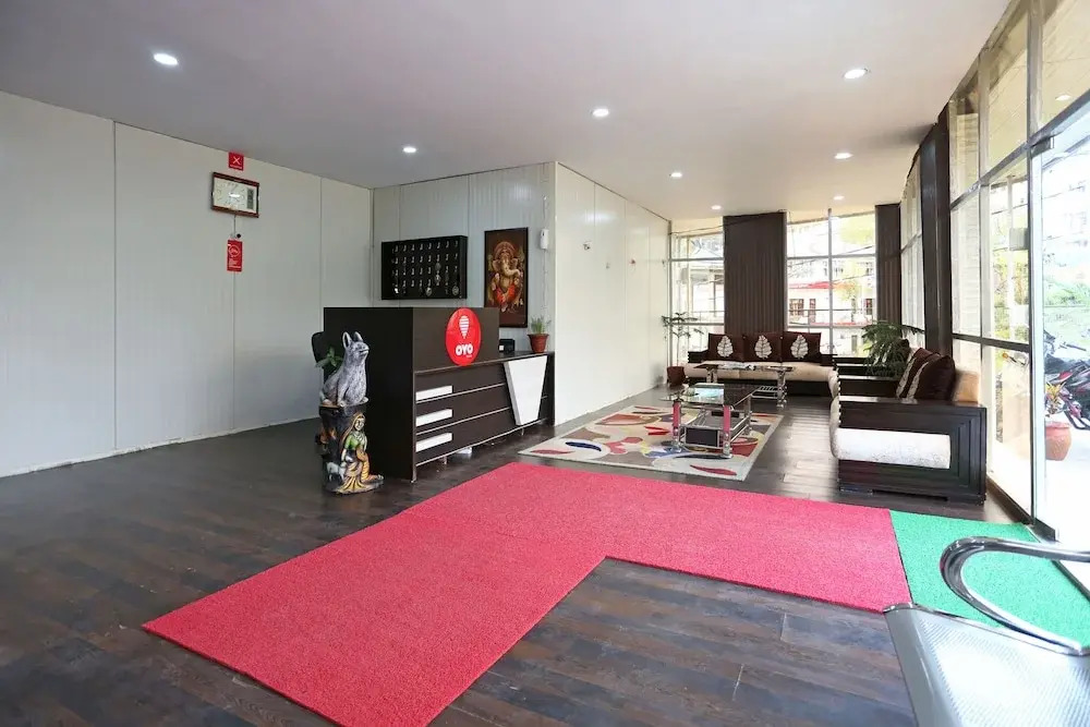 OYO 7024 Hotel Vakratunda