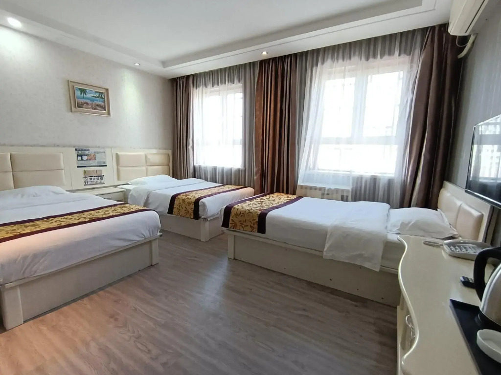 Jinxuan Hotel (Urumqi Miquan No.1 Middle School)