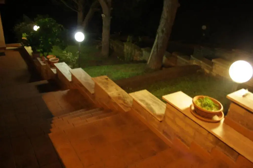A&I Holiday House