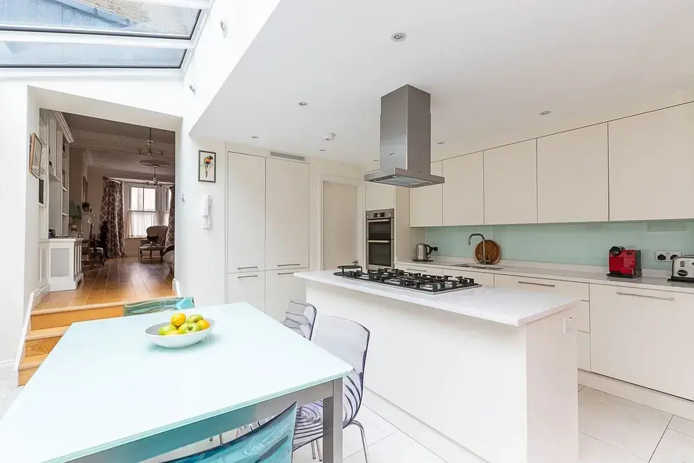JOIVY Stunning 3 bed House Close to Westfield