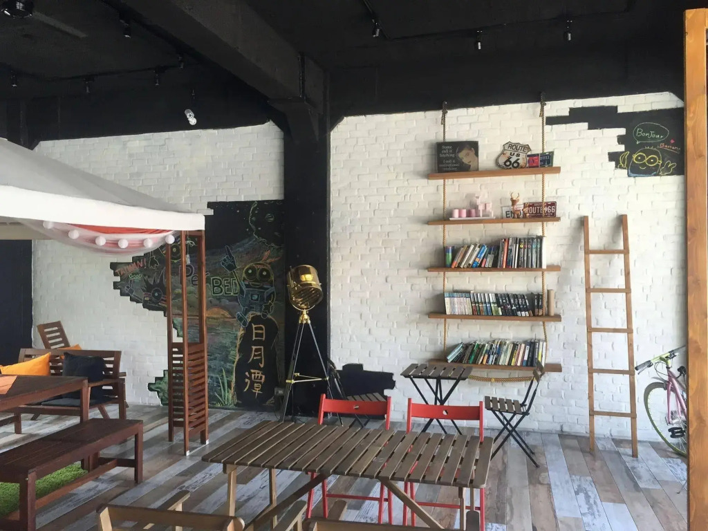 perBed Hostel-Sun Moon Lake Station