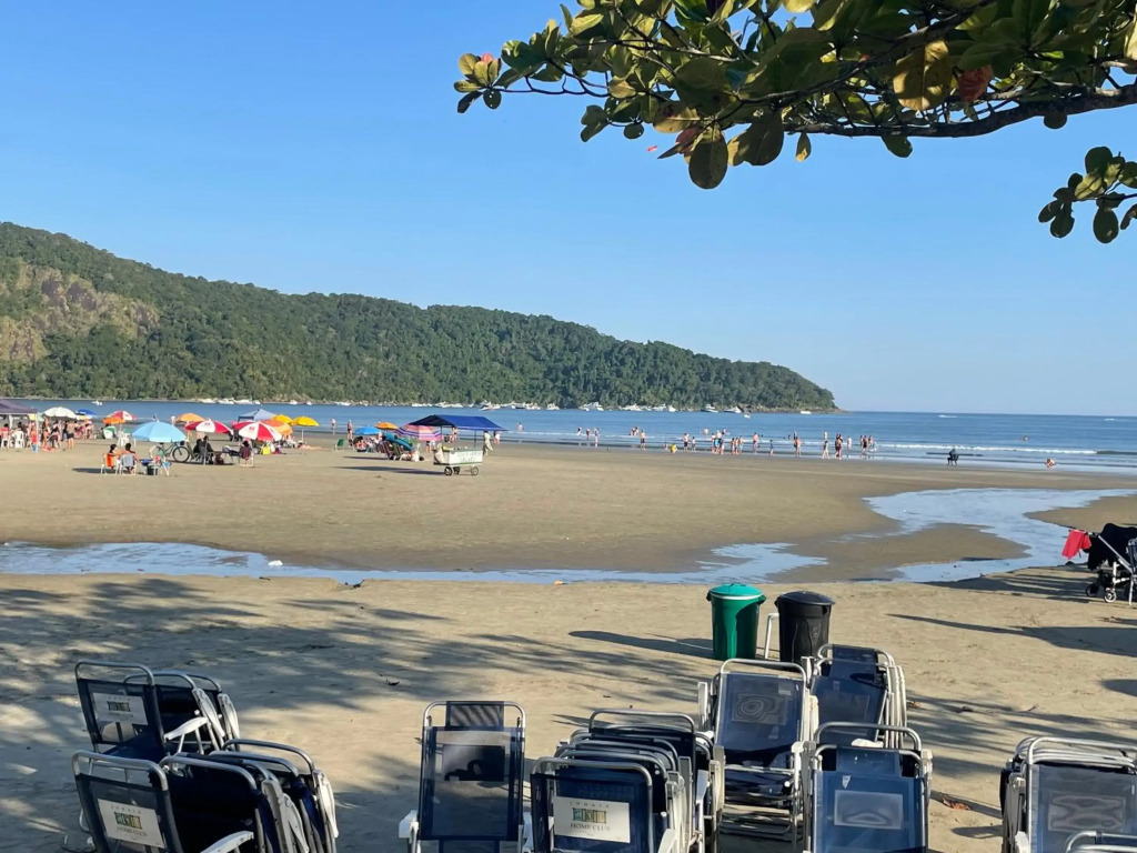 Casa frente ao mar/pé na areia no Indaiá até 18 pessoas