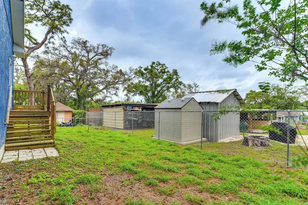 Close to Attractions: Tampa Retreat w/ Yard!