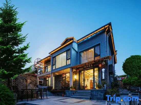 Flower Building Lushan Luyinqi Homestay (Lushan Scenic Area Cableway Station)