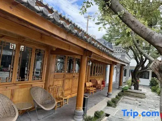 Qingze Courtyard