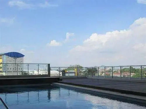 MG Suites Apt 19