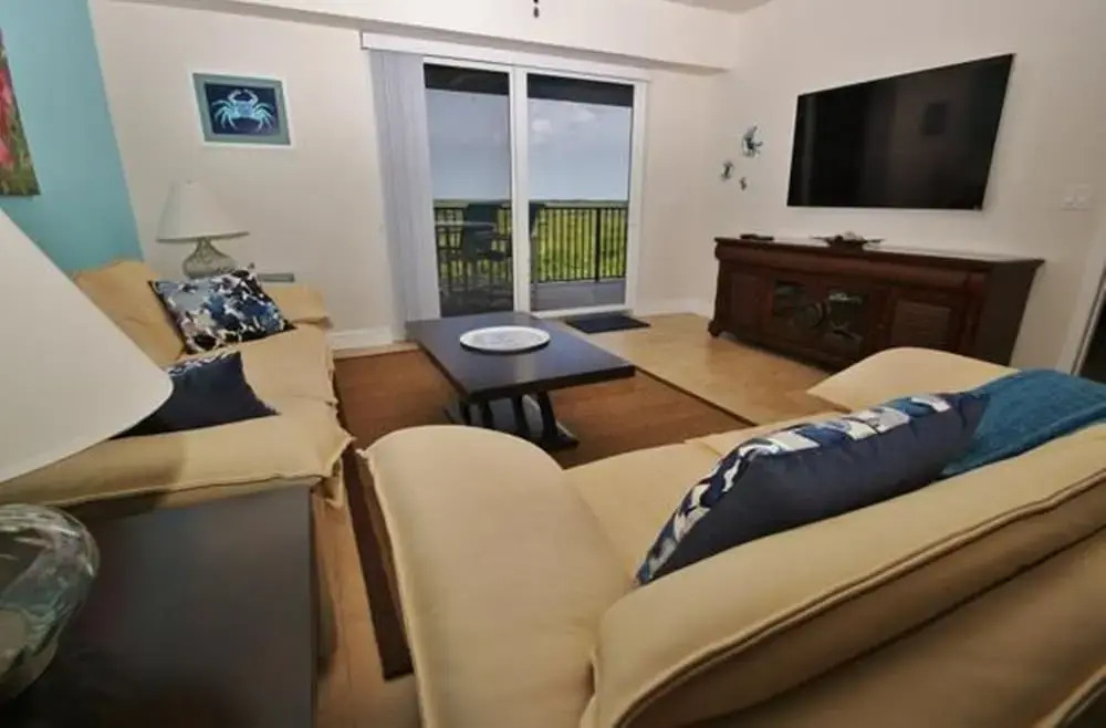 Oceanwalk 17-603 Apartment 3