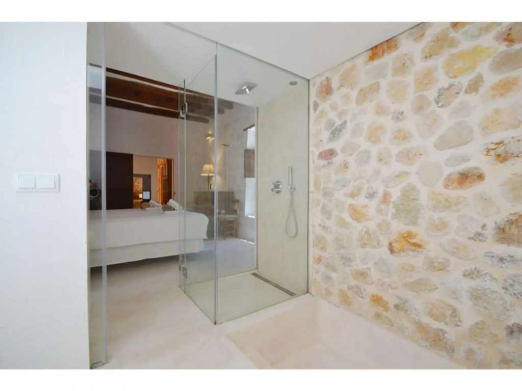 Luxuriously renovated Mallorcan country house for 10 pax