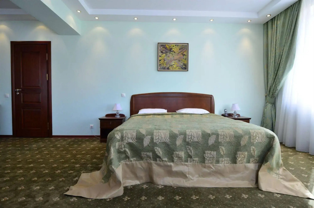 Platinum Hotel
