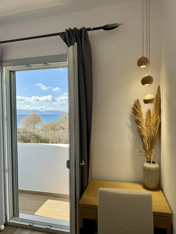 Sunshine Bay Suites