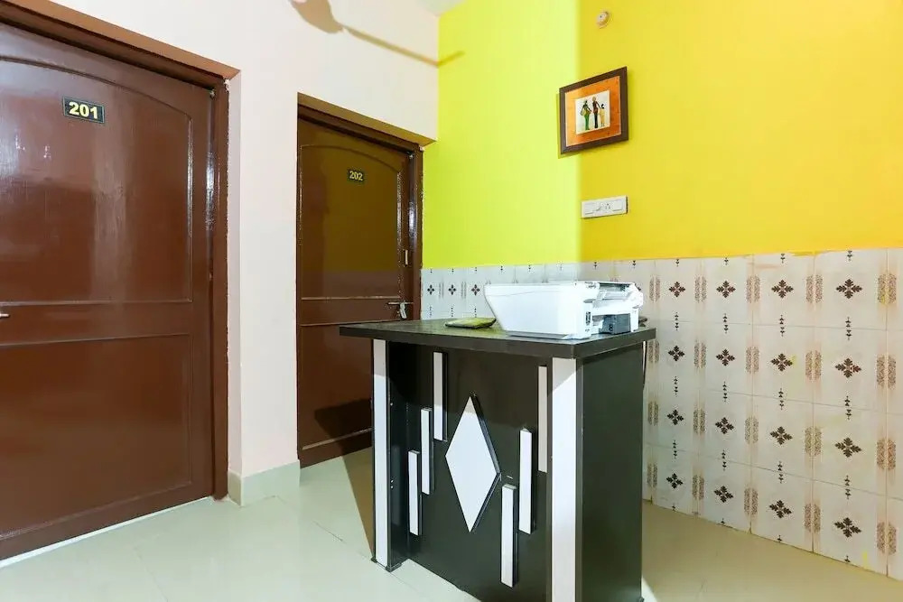 Royal Blues by OYO Rooms
