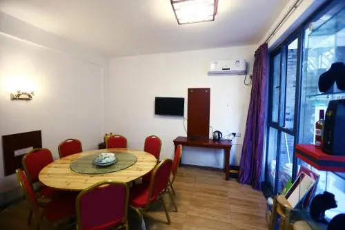 Yezi Huiyou Apartment