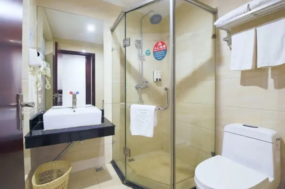 Dongming Hotel Shenzhen Pingzhou Branch