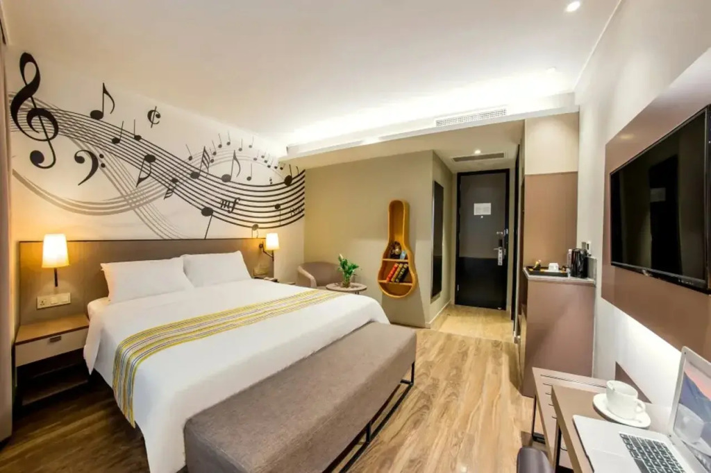 Homeinn Plus Hotel (Shanghai Bund Jinling East Road)