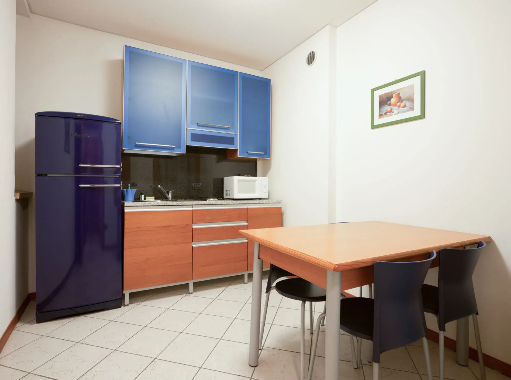 URBANAUTS STUDIOS Minelli