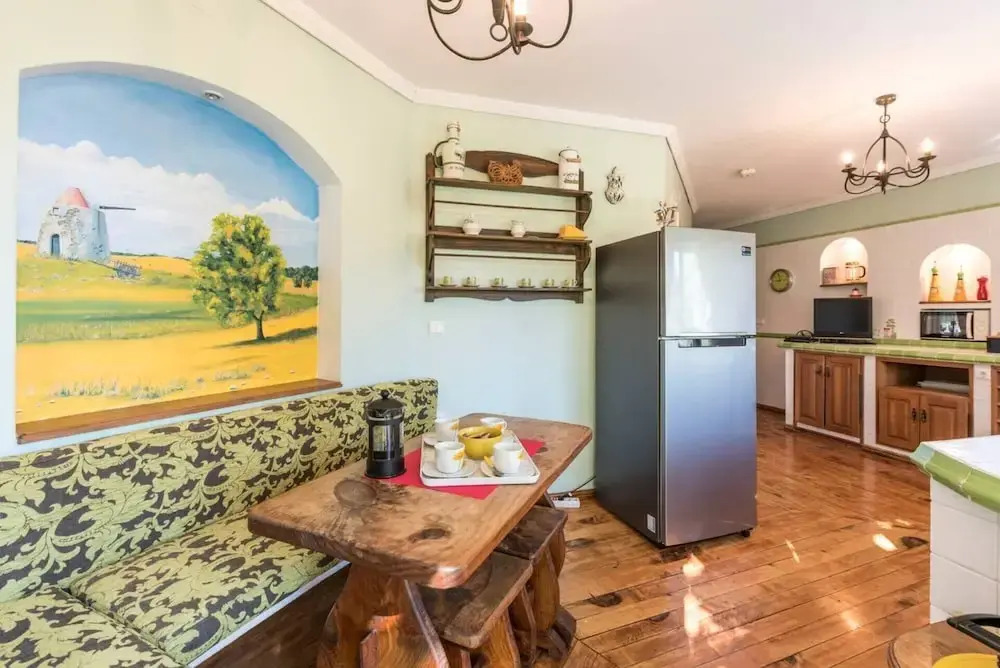 Immaculate 3-bed Villa in Guia Private Pool