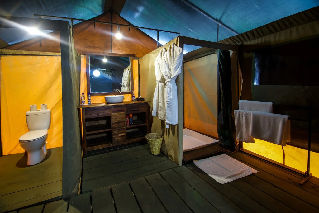 Serengeti Migration Camp