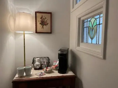1823 Historic Rose Hill Inn