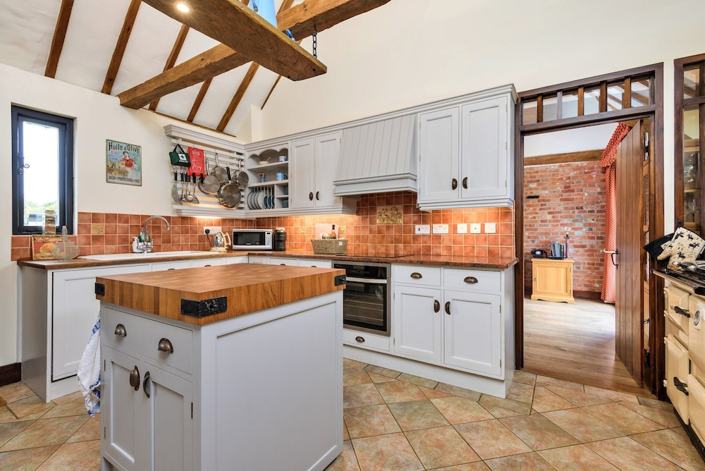 Holiday Home in Kent Near Scenic Parks