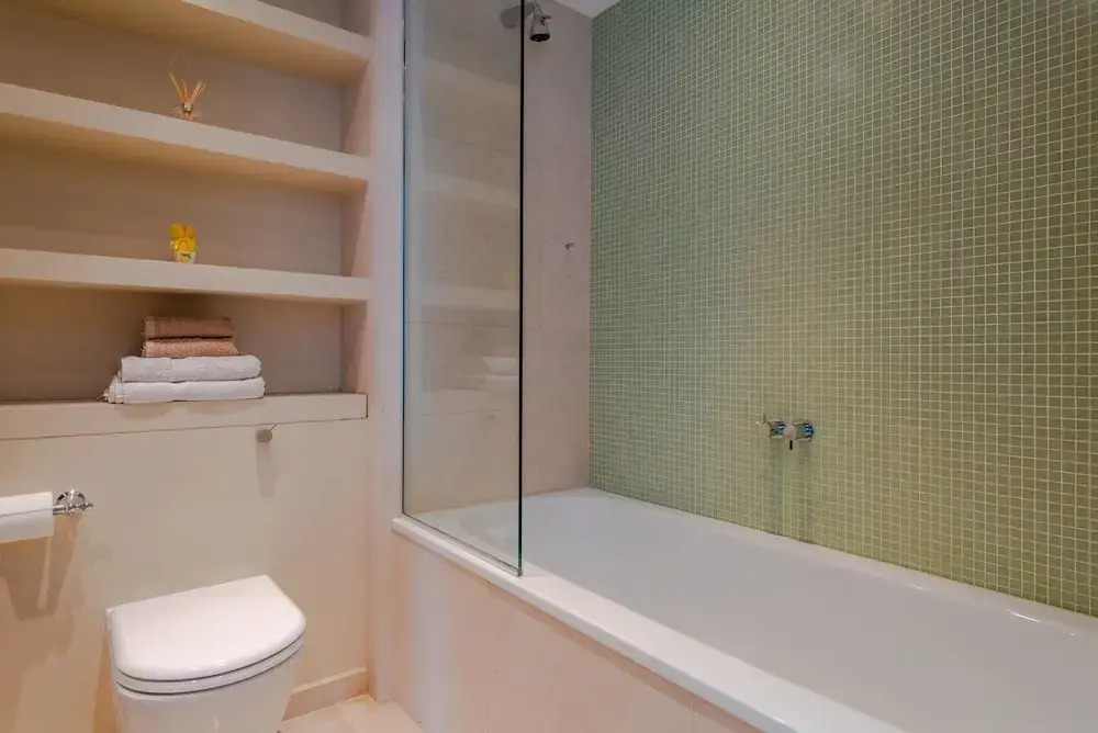 Stylish Modern 2 Bedroom Apartment