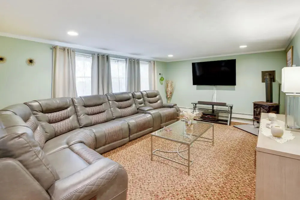 Great for Families: Waterville Retreat w/ Yard!