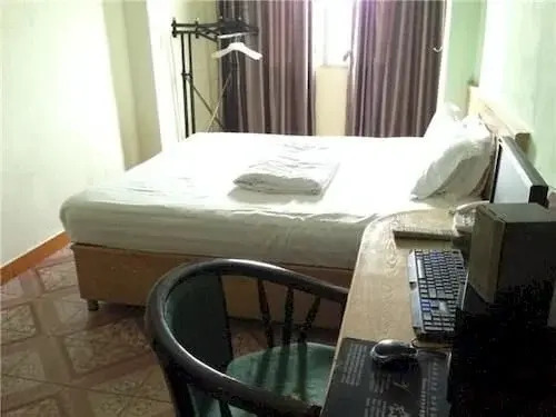 Qingyuan Yingdeqiaofeng Hotel