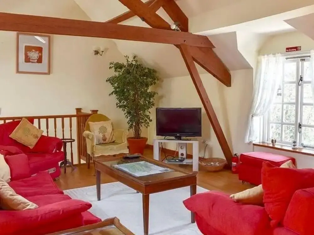 Boutique Apartment in Bere Regis With Pond
