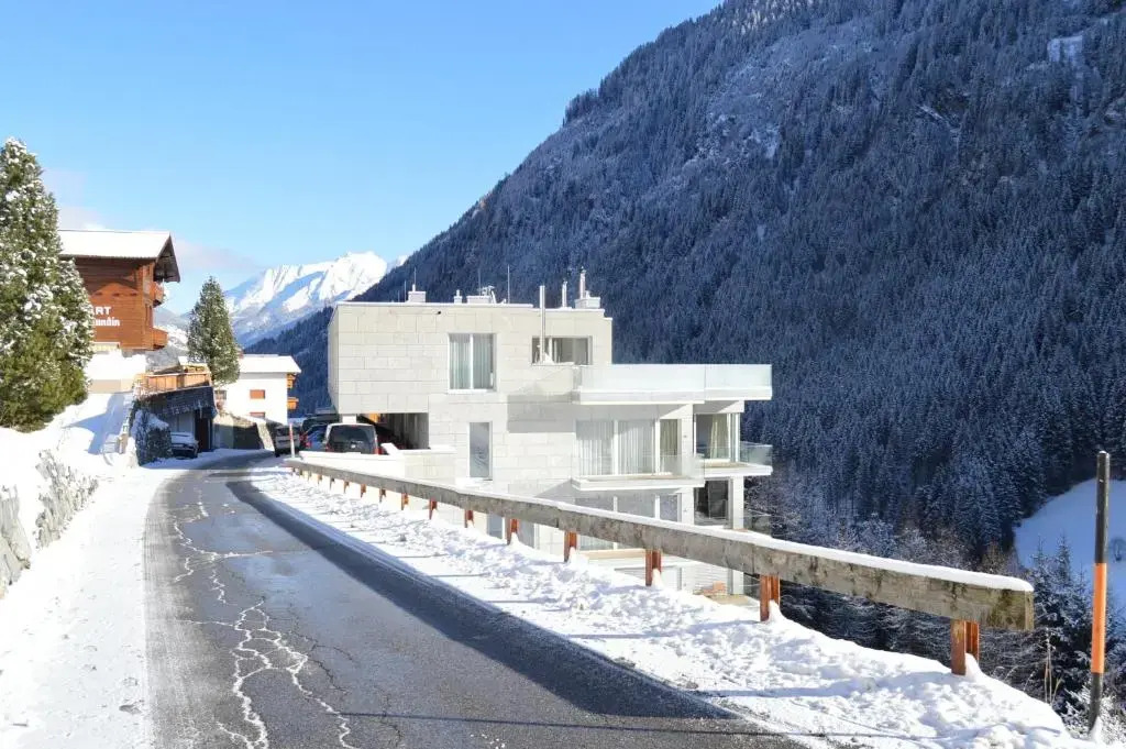Schooren des Alpes Luxury Penthouses & Apartments with SPA & Pools close Ischgl