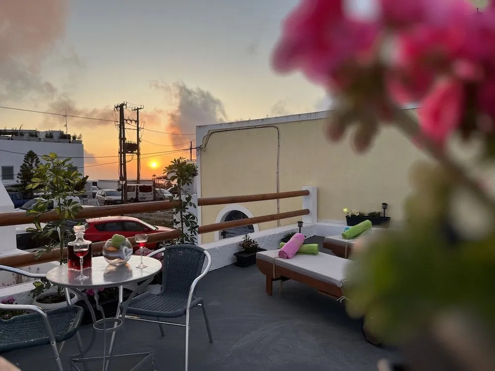 Villa Sertis Santorini